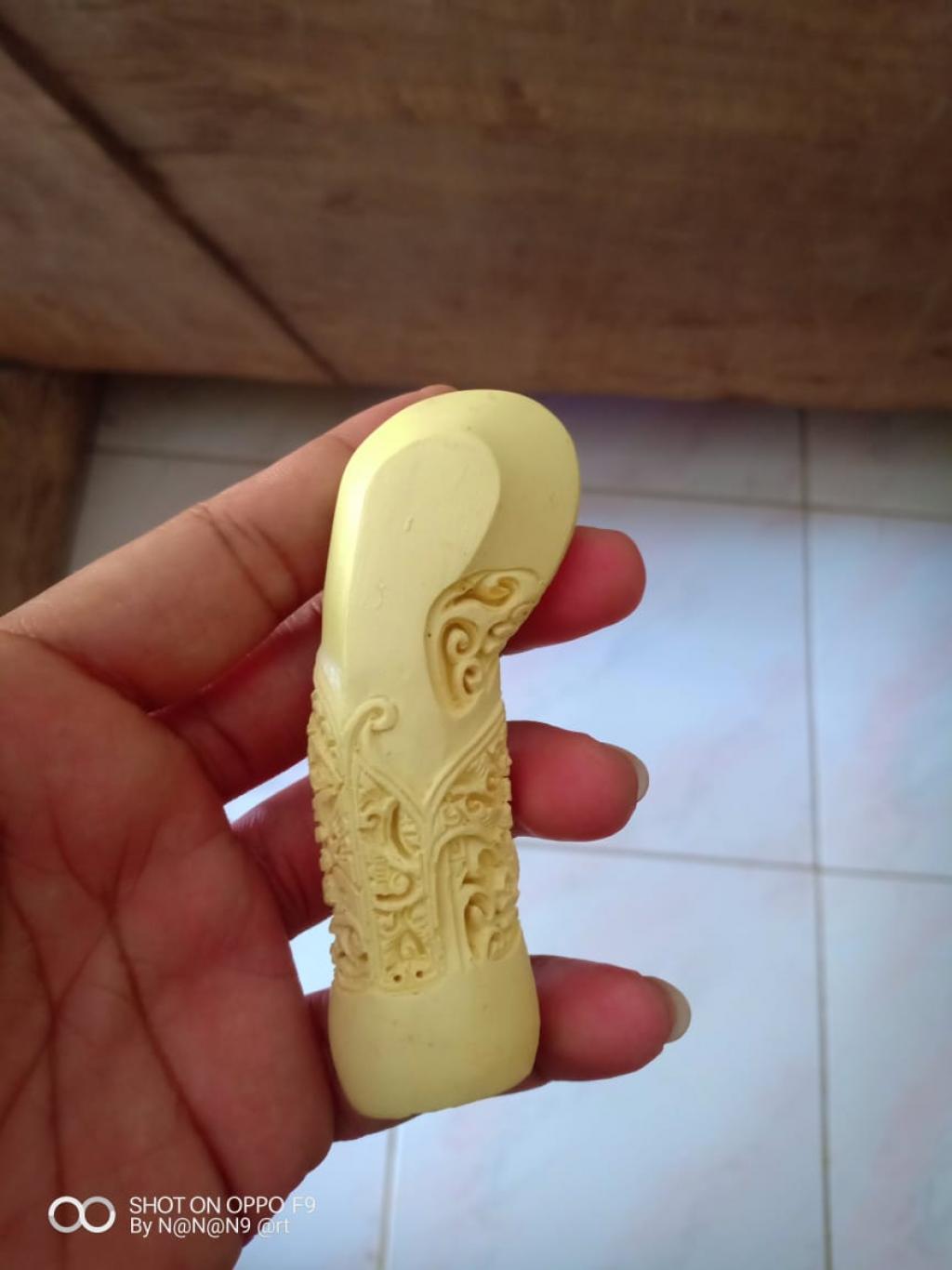 Keris Sebagai pelengkap pakaian adat Jawa