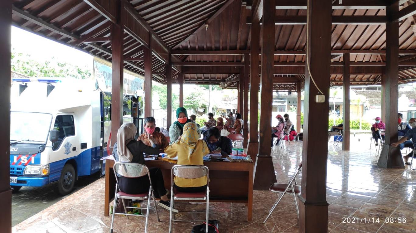 SATLANTAS POLRES BANTUL MELAKUKAN PELAYANAN SIM MASUK KALURAHAN