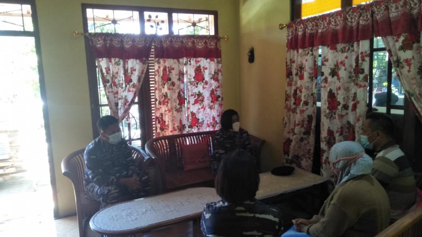KUNJUNGAN KELUARGA KORBAN KRI NANGGALA