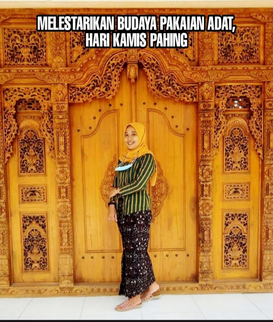KAMIS PAHING MELESTARIKAN BUDAYA PAKAIAN ADAT GAGRAK NGAYOGYAKARTA