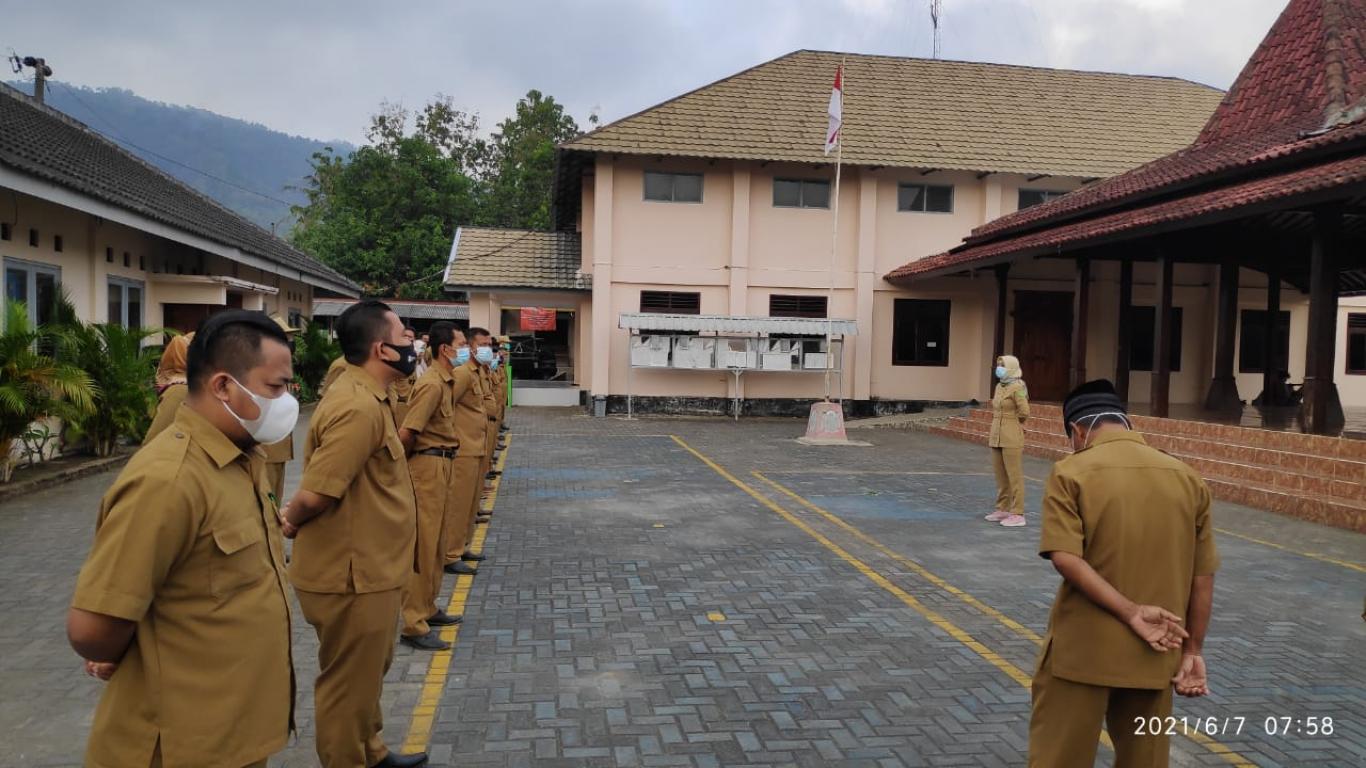 APEL PAMONG KALURAHAN