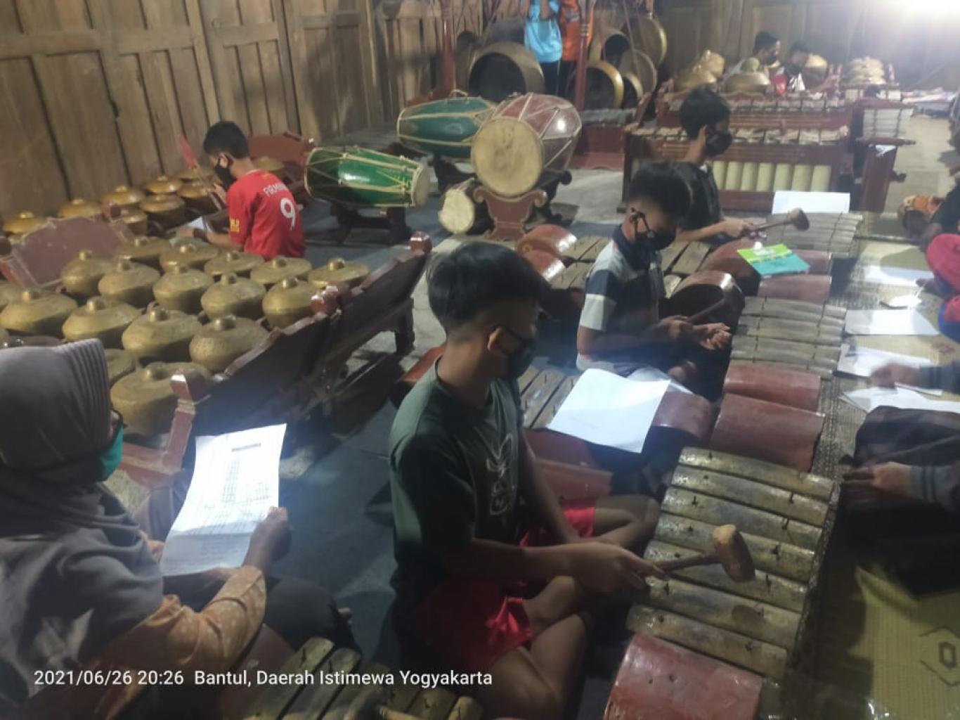 LATIHAN KARAWITAN ANAK