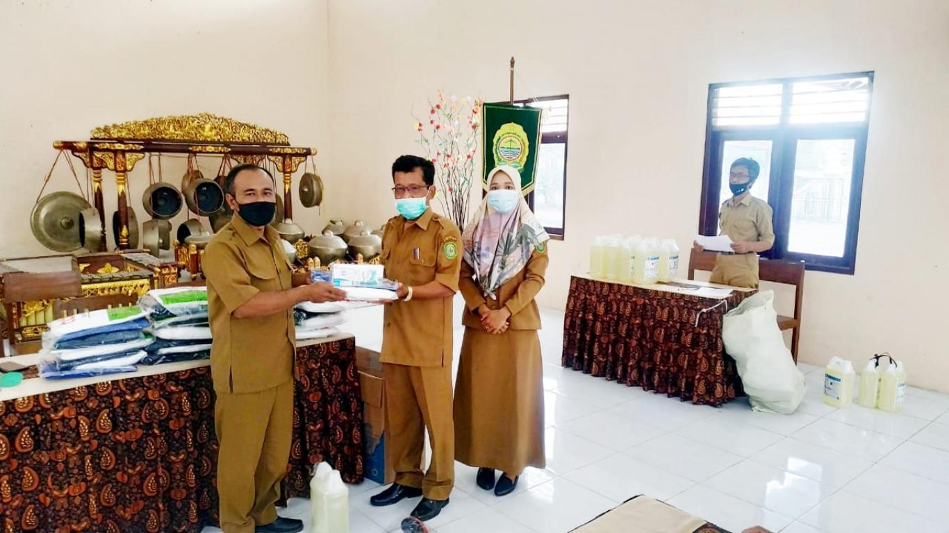 PEMBAGIAN APD DI SETIAP PEDUKUHAN