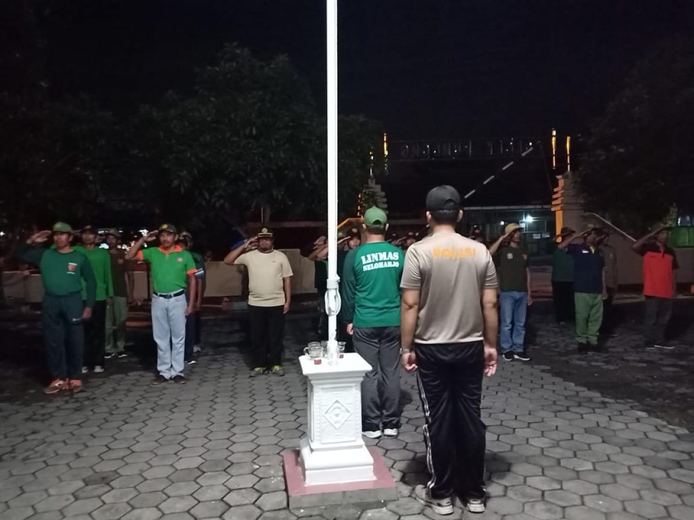 Linmas Seloharjo Ikut Serta dalam Hut Bhayangkara ke-76