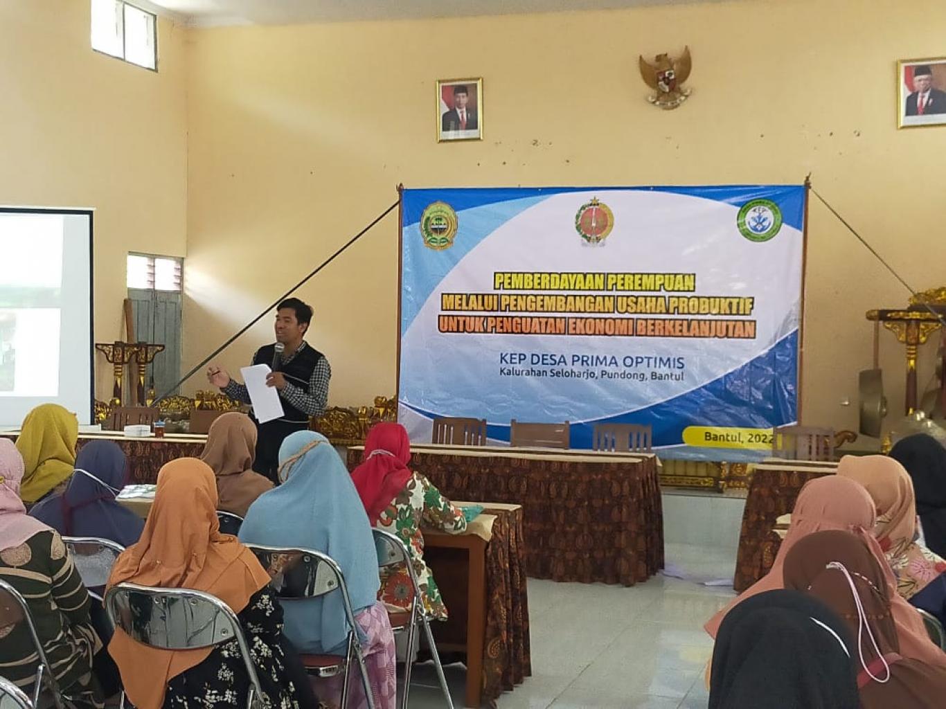 PEMBERDAYAAN PEREMPUAN MELALUI PENGEMBANGAN USAHA PRODUKTIF UNTUK PENGUATAN EKONOMI BERKELANJUTAN