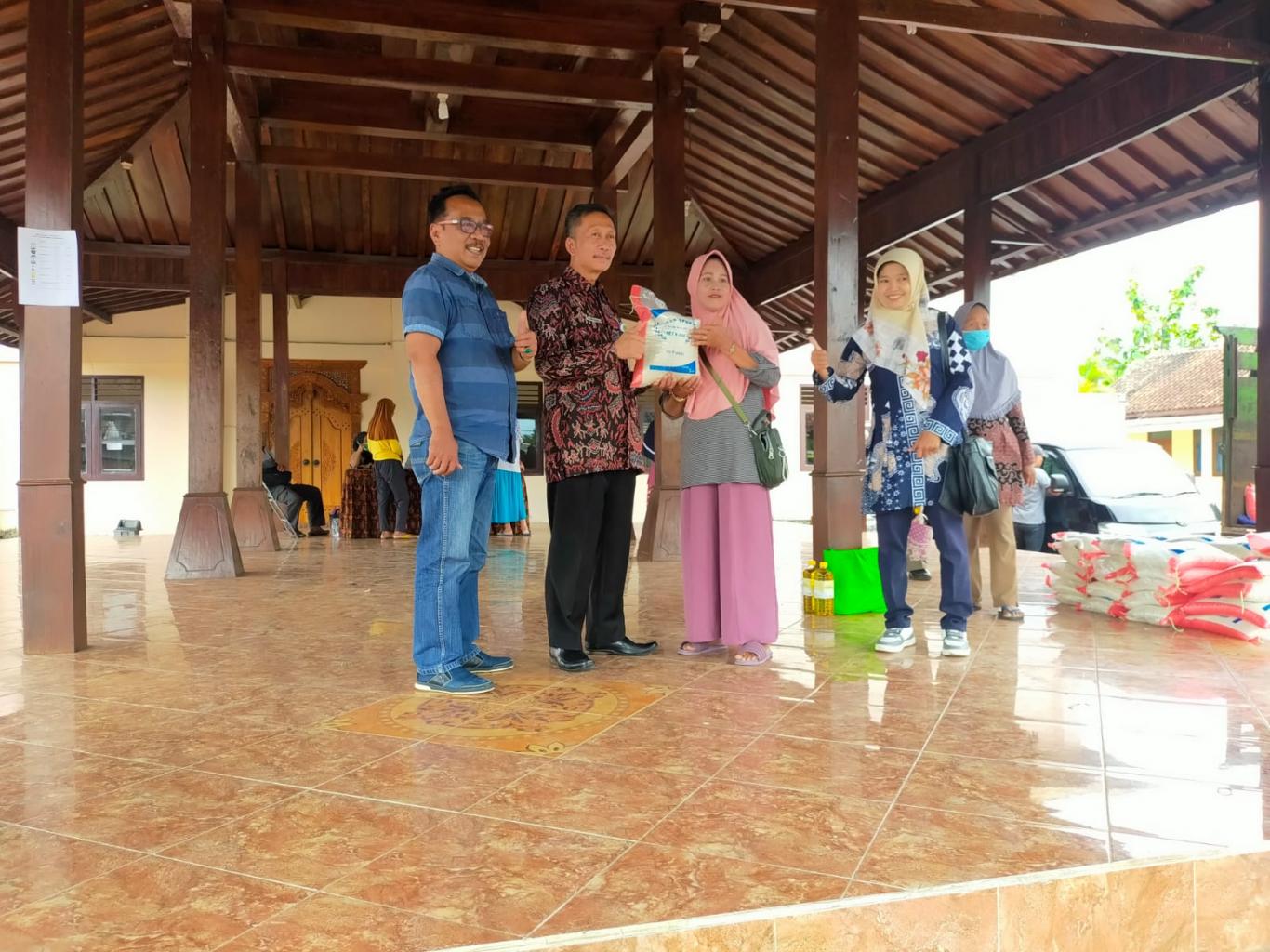 OPERASI PASAR MURAH KALUARAHAN SELOHARJO PUNDONG BANTUL