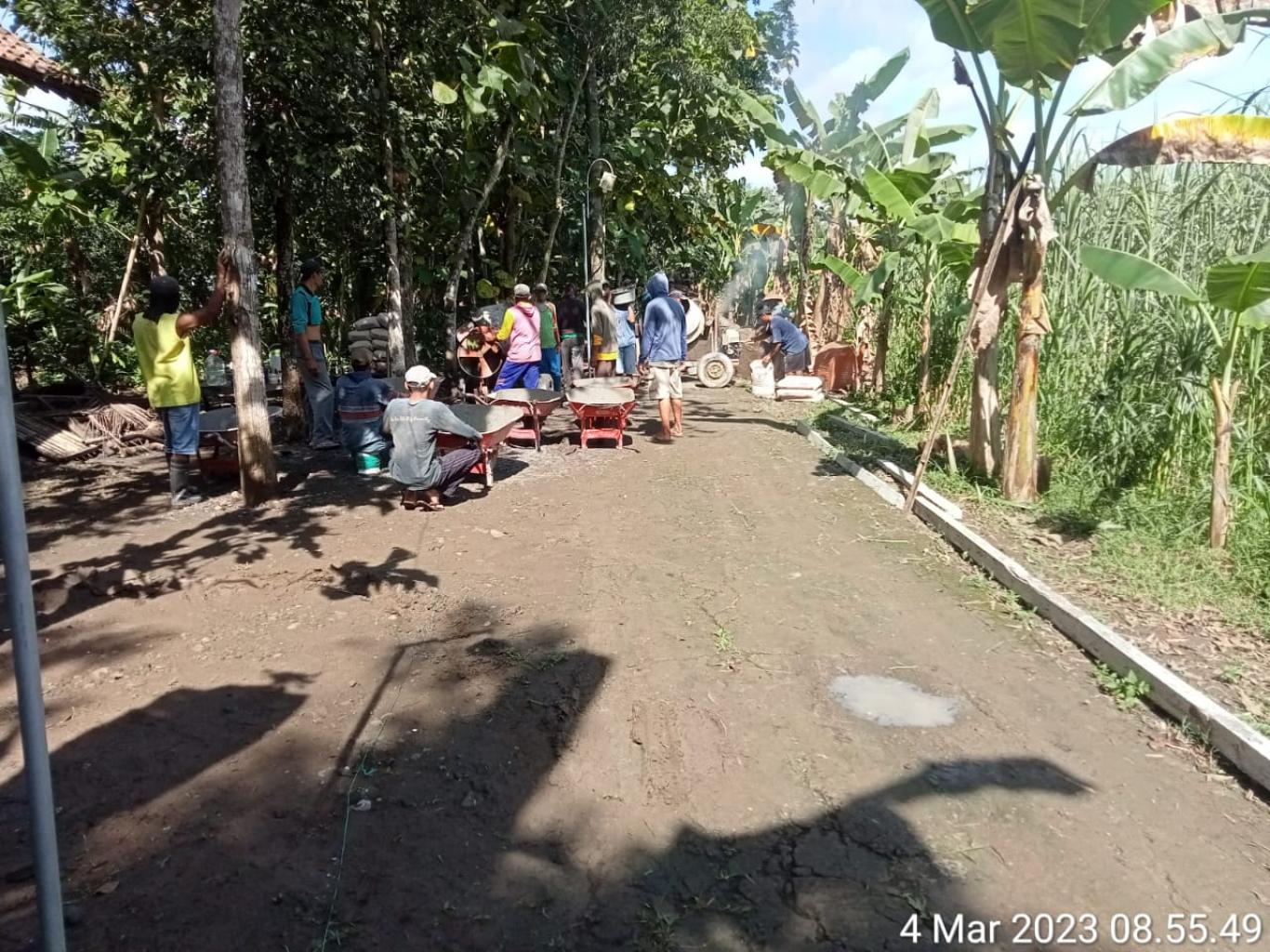 KERJA BAKTI WARGA KALINAMPU RT 4 COR BLOK JALAN
