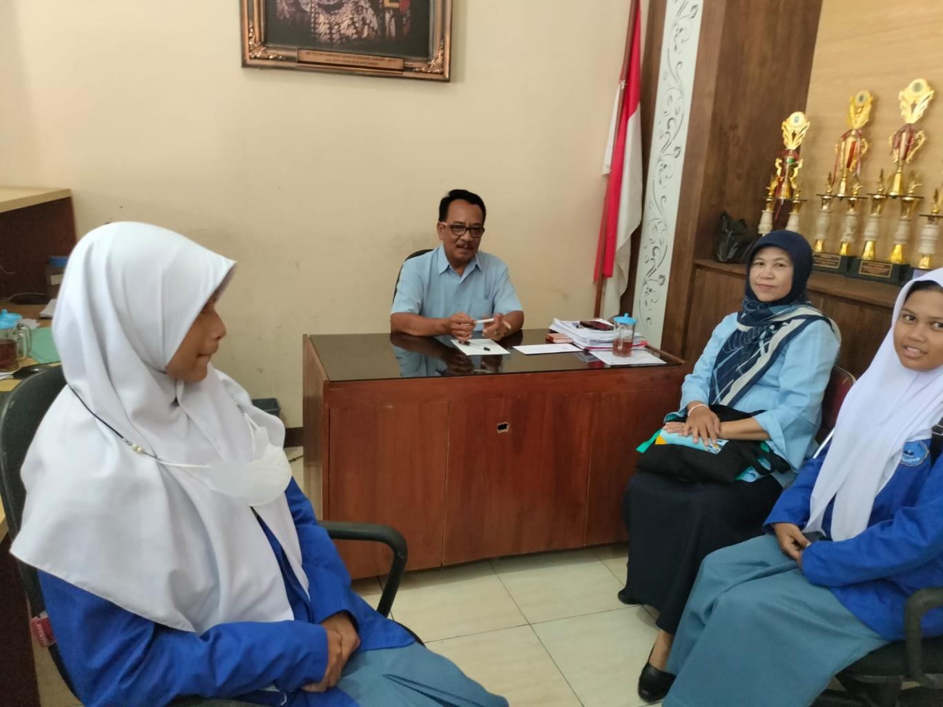 PERIMAAN SISWA PKL DARI SMK N 1 BANTUL DI KALURAHAN SELOHARJO