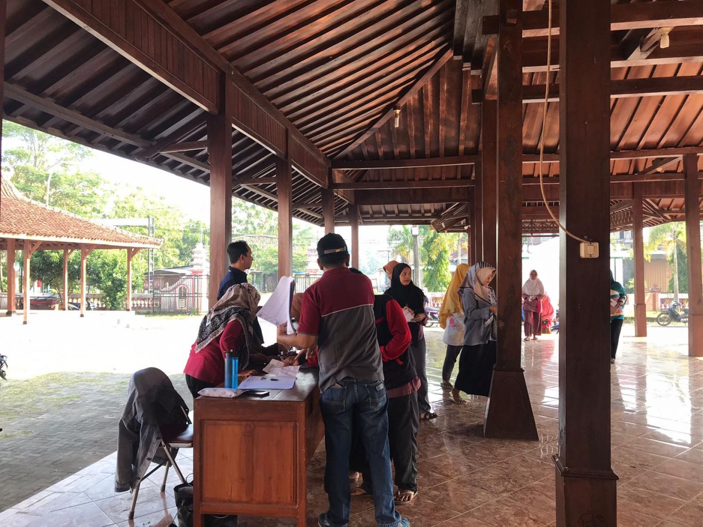PENYALURAN BANTUAN SOSIAL BERAS DI KALURAHAN SELOHARJO