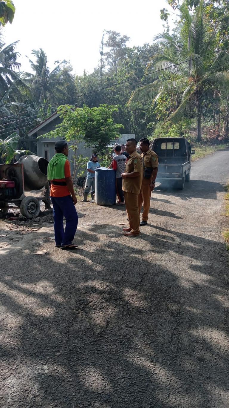 PEMANTAUAN COR BLOK DESA POYAHAN OLEH PEMERINTAHAN SELOHARJO