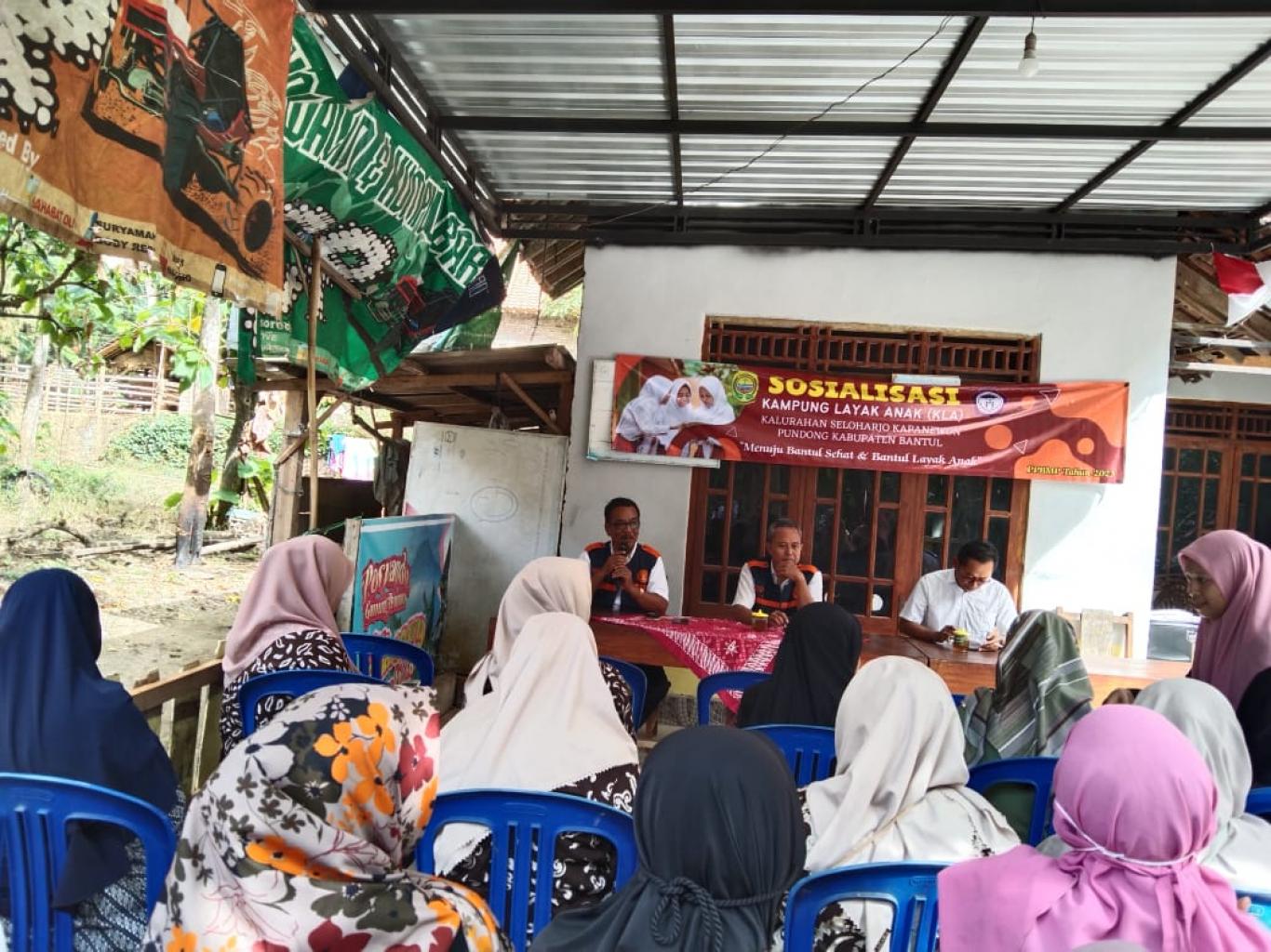 SOSIALISASI KAMPUNG LAYAK ANAK MENUJU BANTUL SEHAT DAN BANTUL LAYAK ANAK DI KARANGASEM