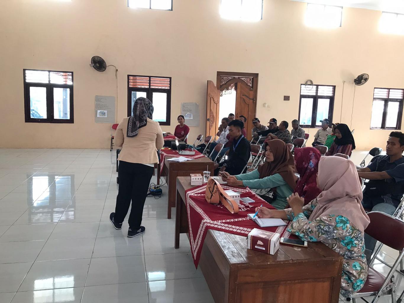 Pelatihan Manajemen Keuangan dan Pengelolaan Ternak Kambing di Seloharjo
