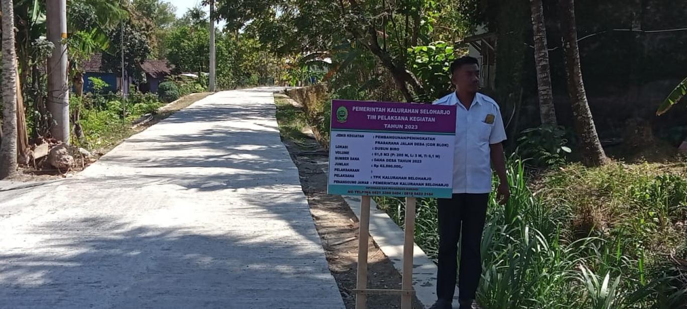 Pemasangan Papan Kegiatan Cor Blok Jalan Dibeberapa Wilayah Seloharjo
