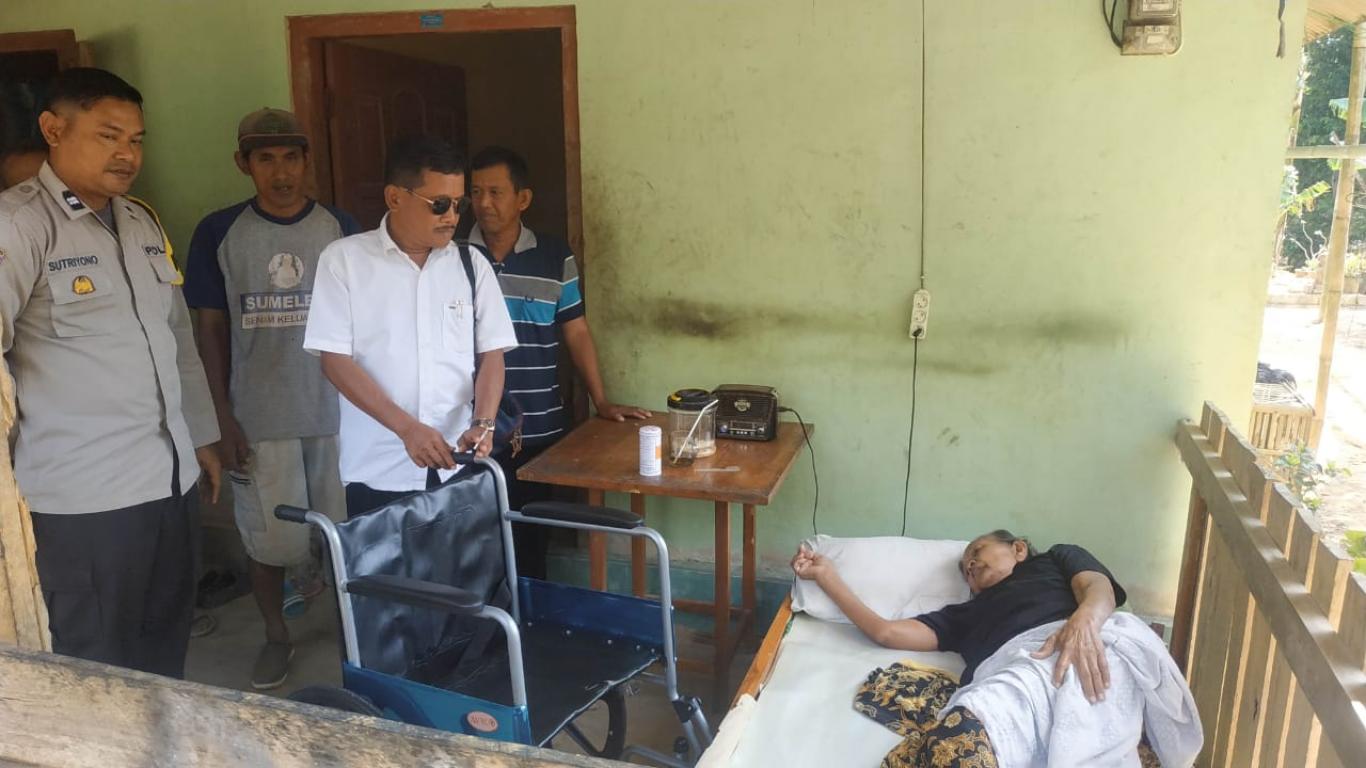 Penyerahan Fasilitas "Kursi Roda" Untuk Warga Padukuhan Ngreco RT. 04