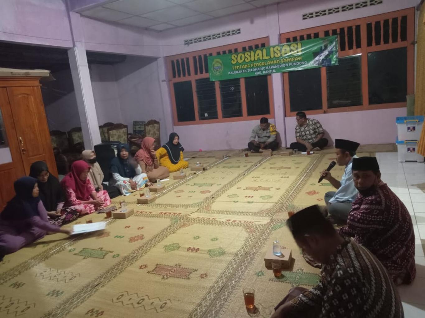Sosialisasi Pengelolaan Sampah di Padukuhan Dukuh