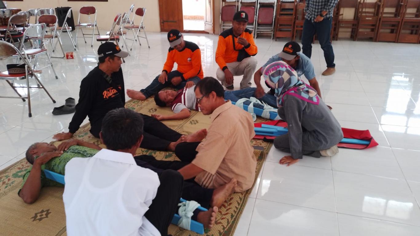 Pelatihan Penanggulangan Gawat Darurat di Kalurahan Seloharjo