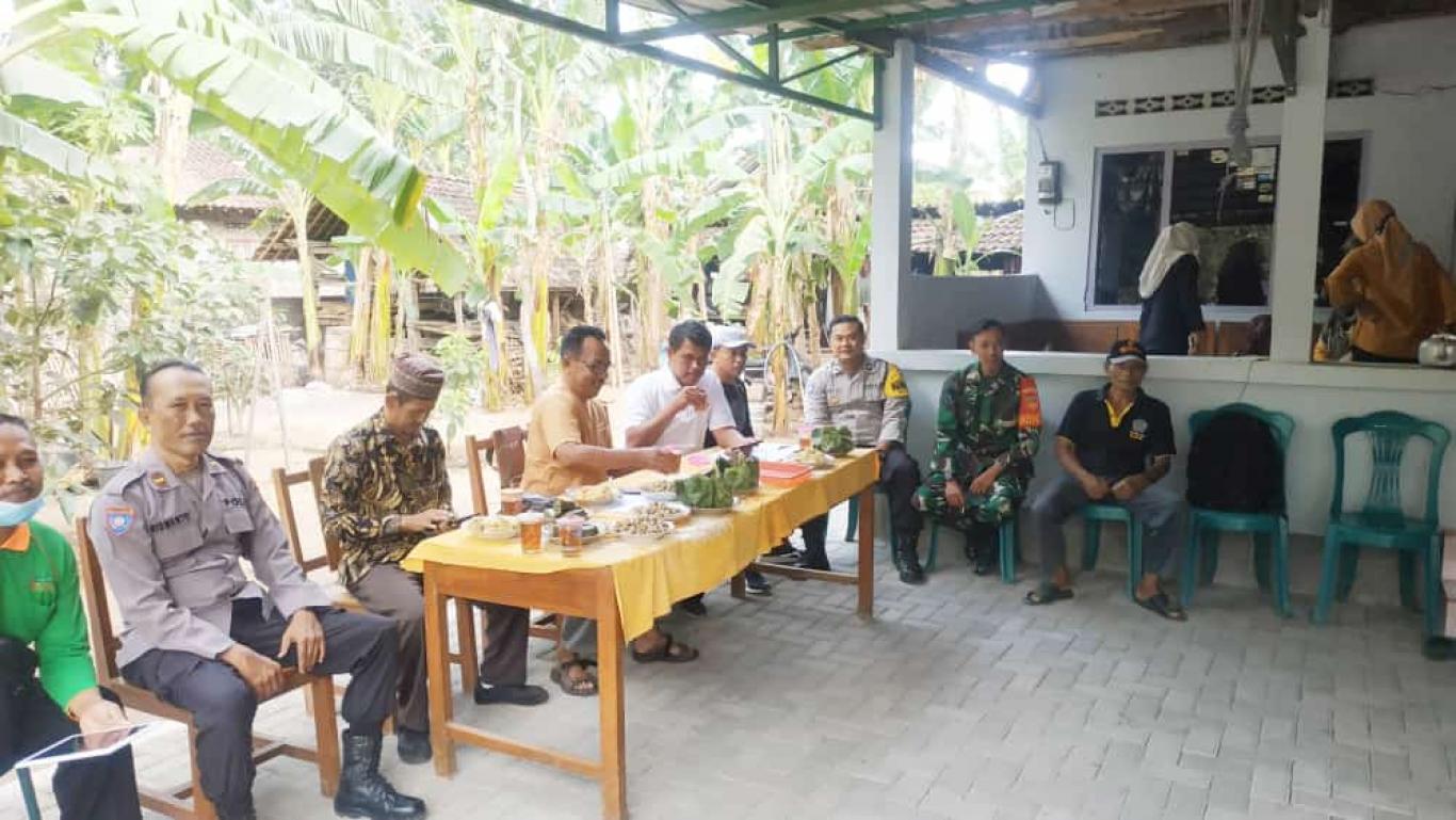 Kegiatan Pemberantasan Sarang Nyamuk (PSN) di Padukuhan Pentung