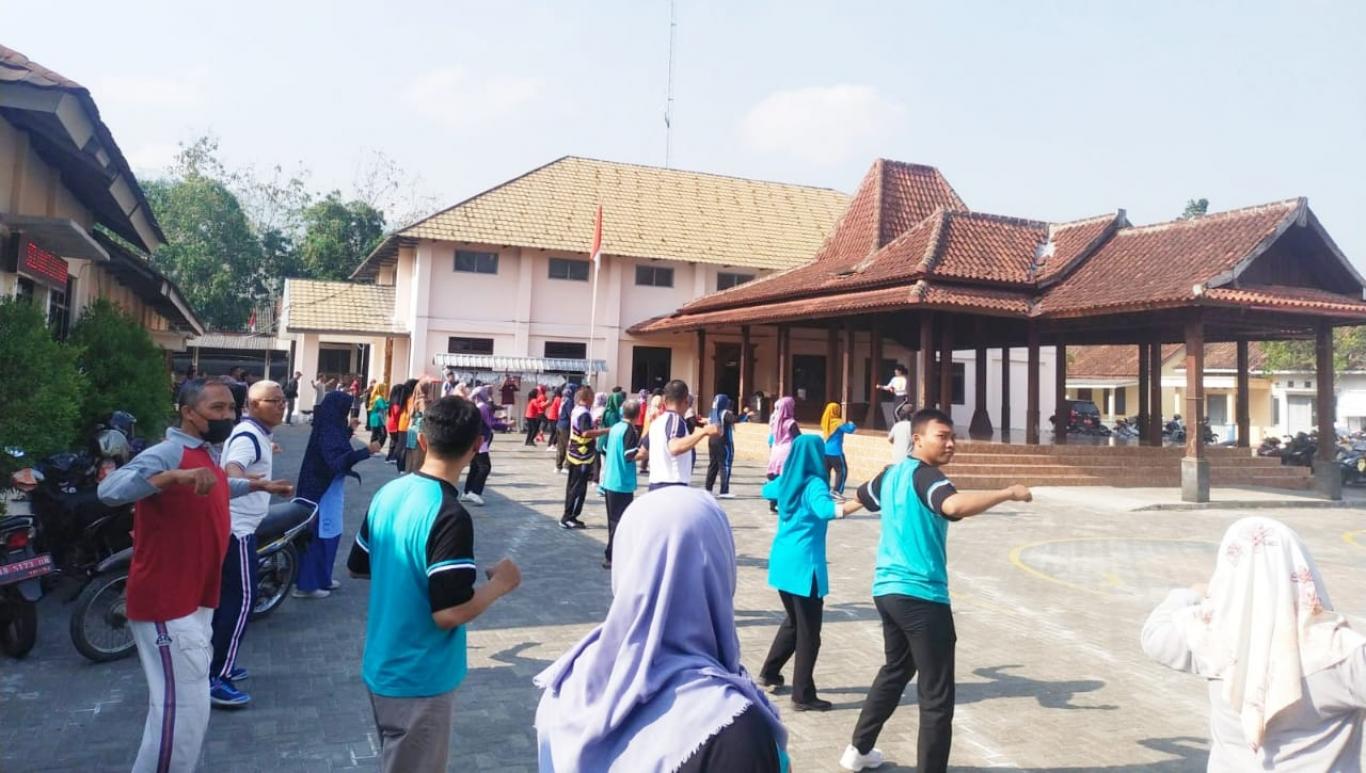 Senam Sehat di Kalurahan Seloharjo