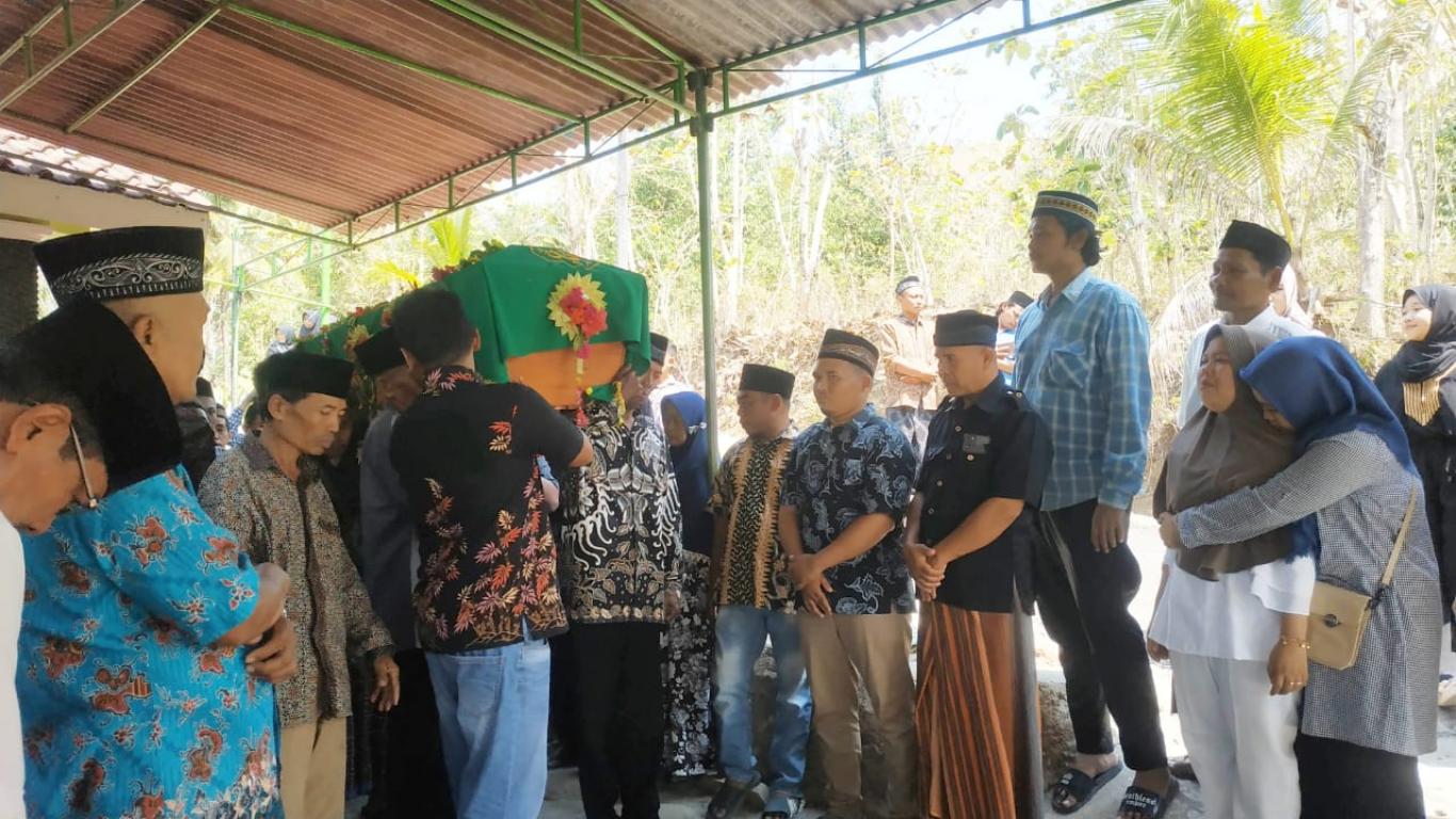 Takziah Sebagai Bentuk Kepedulian Pemerintah Kalurahan Seloharjo pada Warga Padukuhan Poyahan