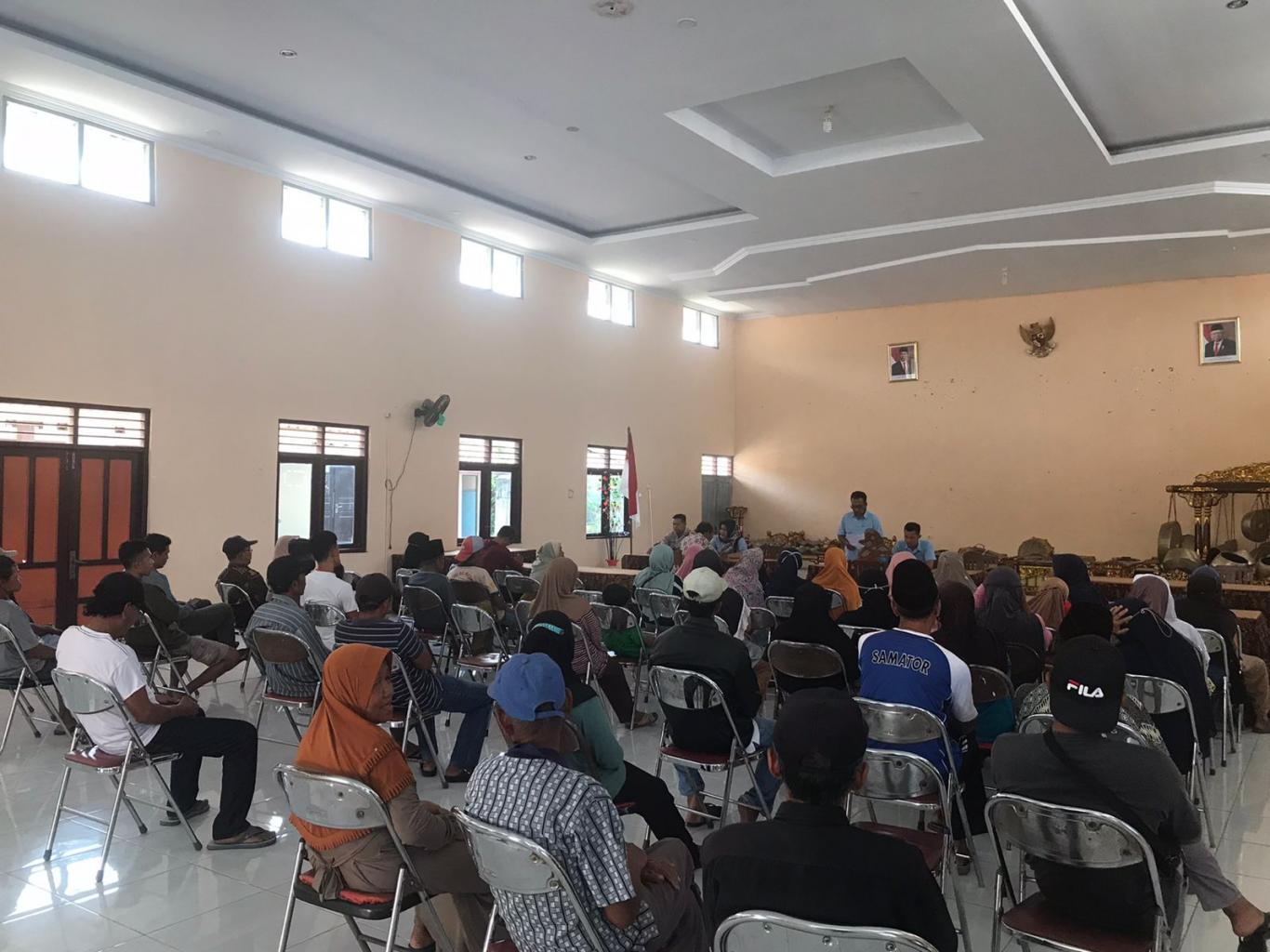 Penyaluran Bantuan Langsung Tunai (BLT) Kepada 56 Warga Seloharjo