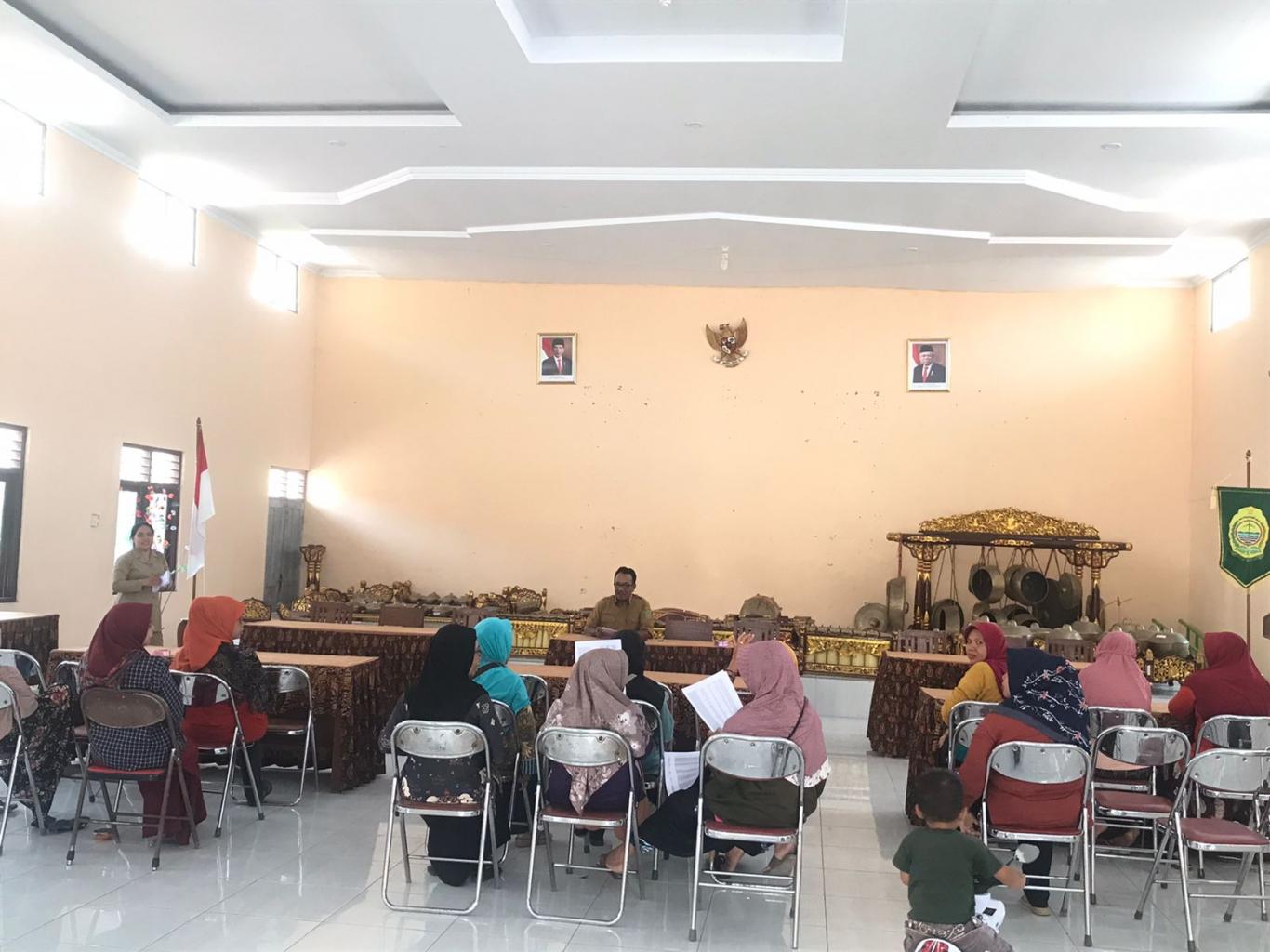 Pembagian PMT Balita Melalui 16 Posyandu di Kalurahan Seloharjo