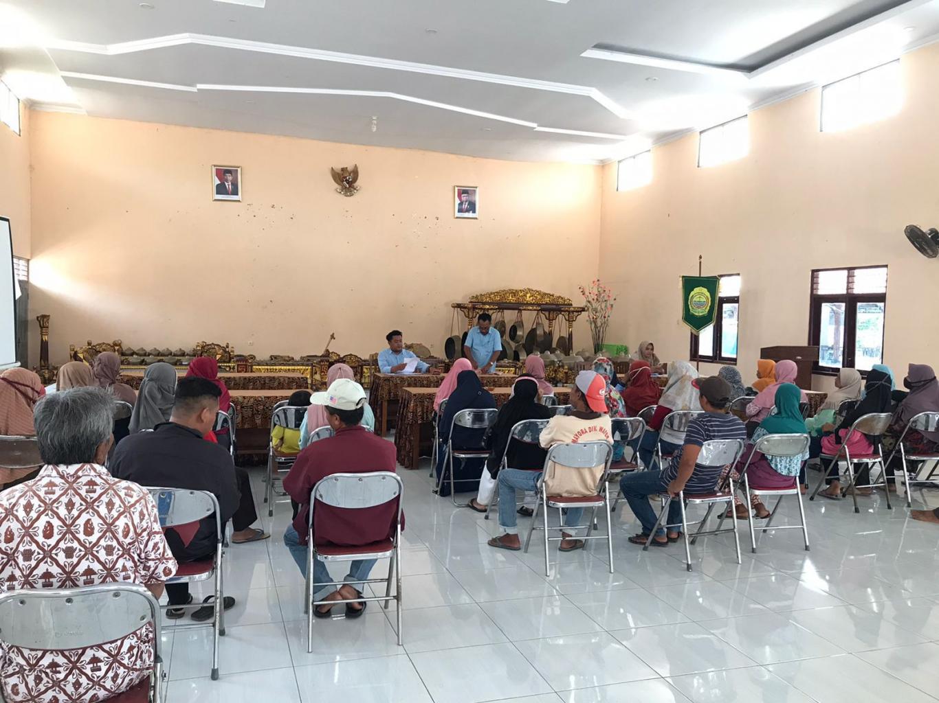 Serah Terima Bantuan BLT Sebanyak 56 KPM di Kalurahan Seloharjo