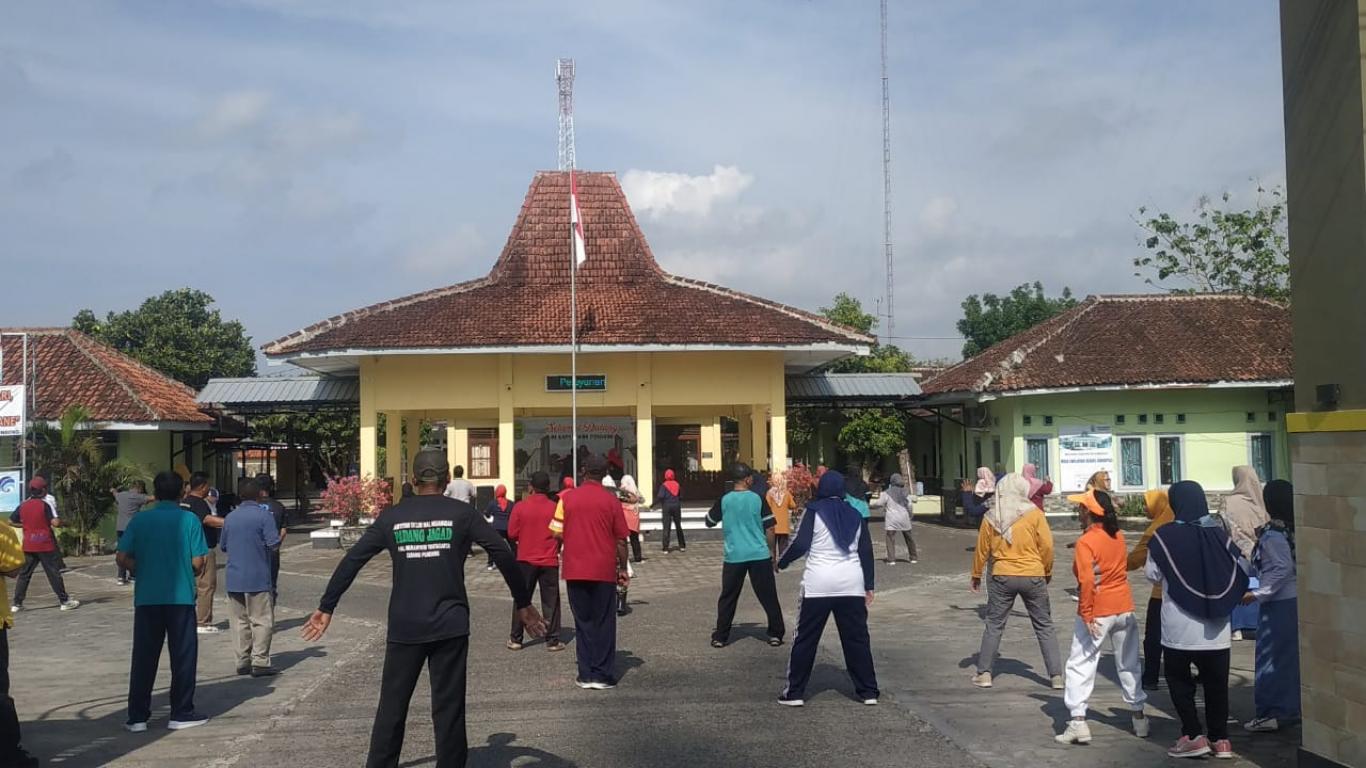 Senam Sehat di Halaman Kapanewon Pundong