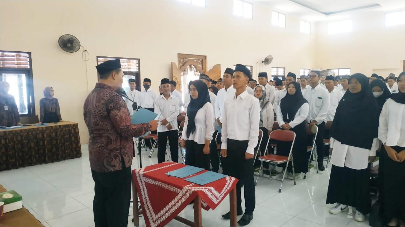 Pengambilan Sumpah & Pelantikan KPPS Seloharjo
