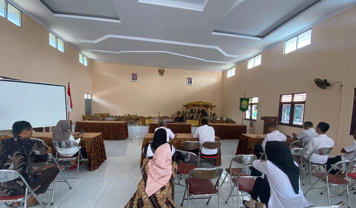 Koordinasi Intern bersama Lurah, Pamong dan Staf Kalurahan Seloharjo
