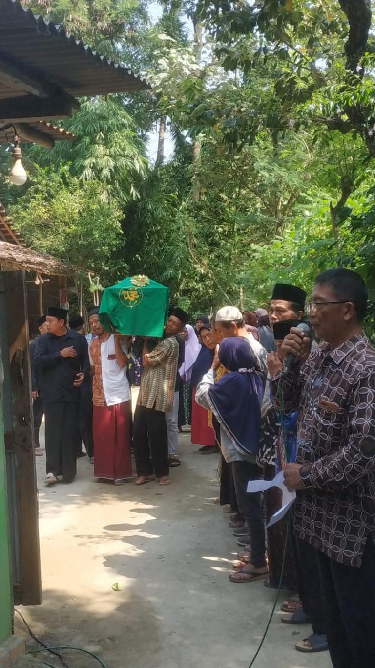 Aksi Simpati Pemerintah Kalurahan Seloharjo Kepada Alm. Nyai Sakem di Padukuhan Poyahan