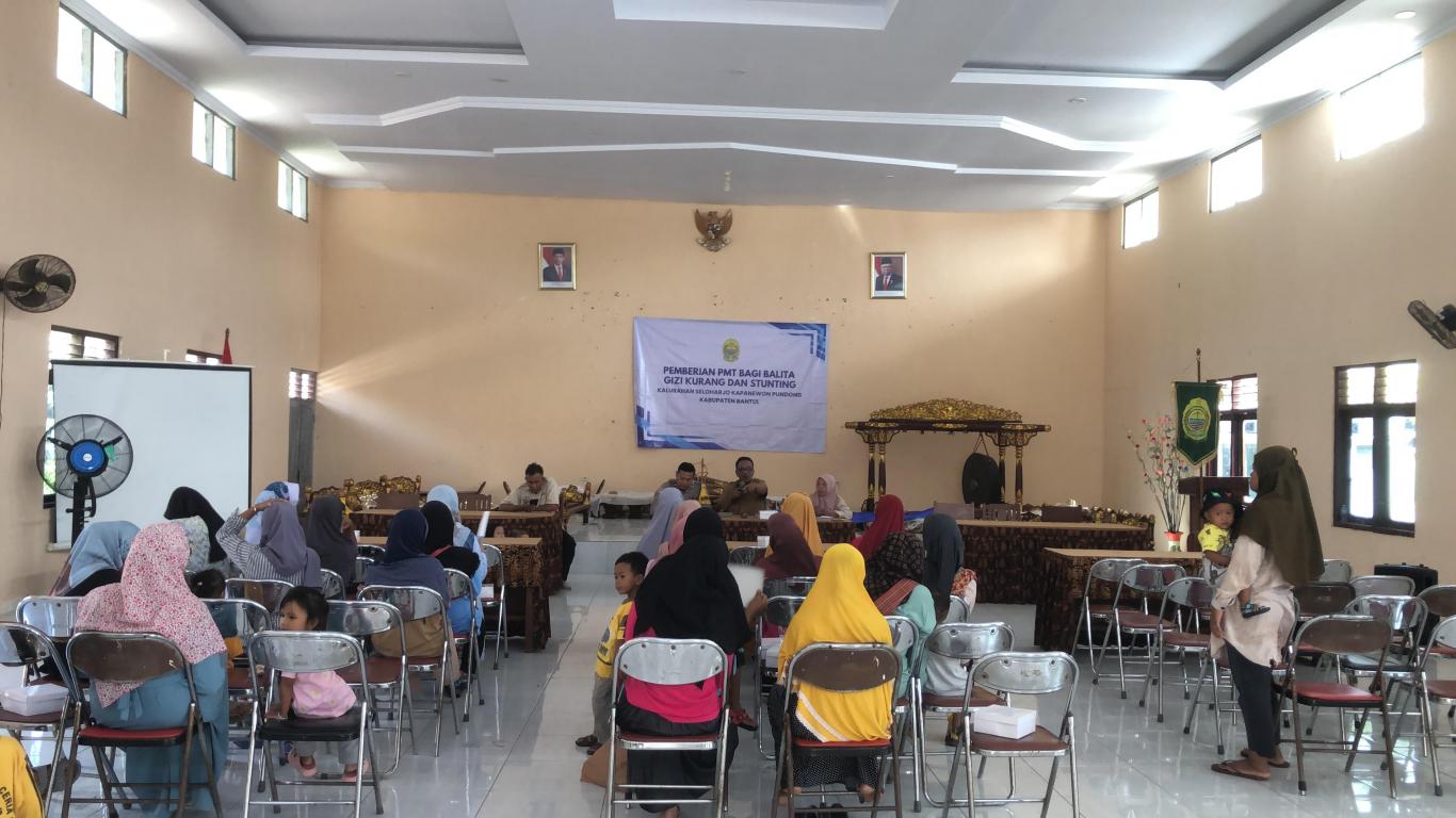 Pemberian PMT Bagi Balita Gizi Kurang dan Stunting