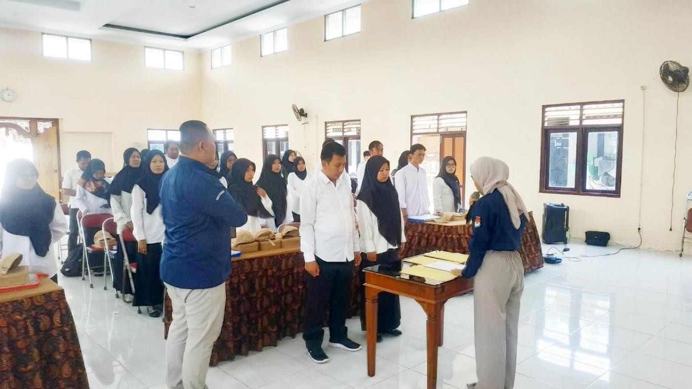 Pelantikan Pengambilan Sumpah/Janji Dan Bimtek Pantarlih Di Kalurahan Seloharjo