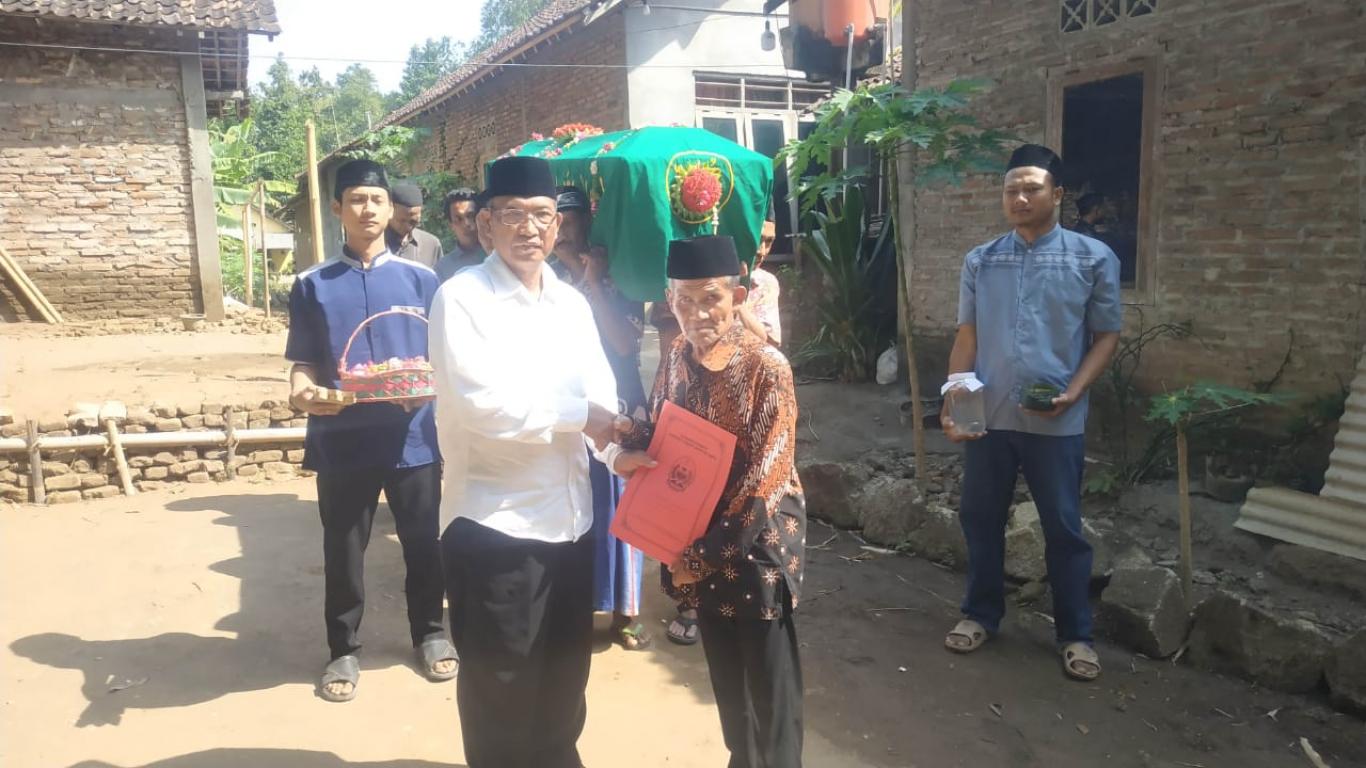 Aksi Simpati Pemerintah Kalurahan Seloharjo Kepada Nyai Suparmi di Padukuhan Kalinampu