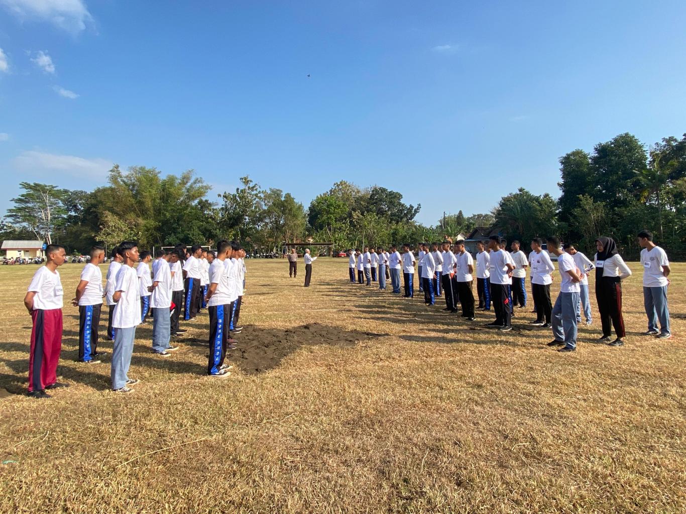 Latihan PASKIBRA Hari Kedua Untuk Mempersiapkan Hari Kemerdekaan Indonesia Ke-79 Tahun