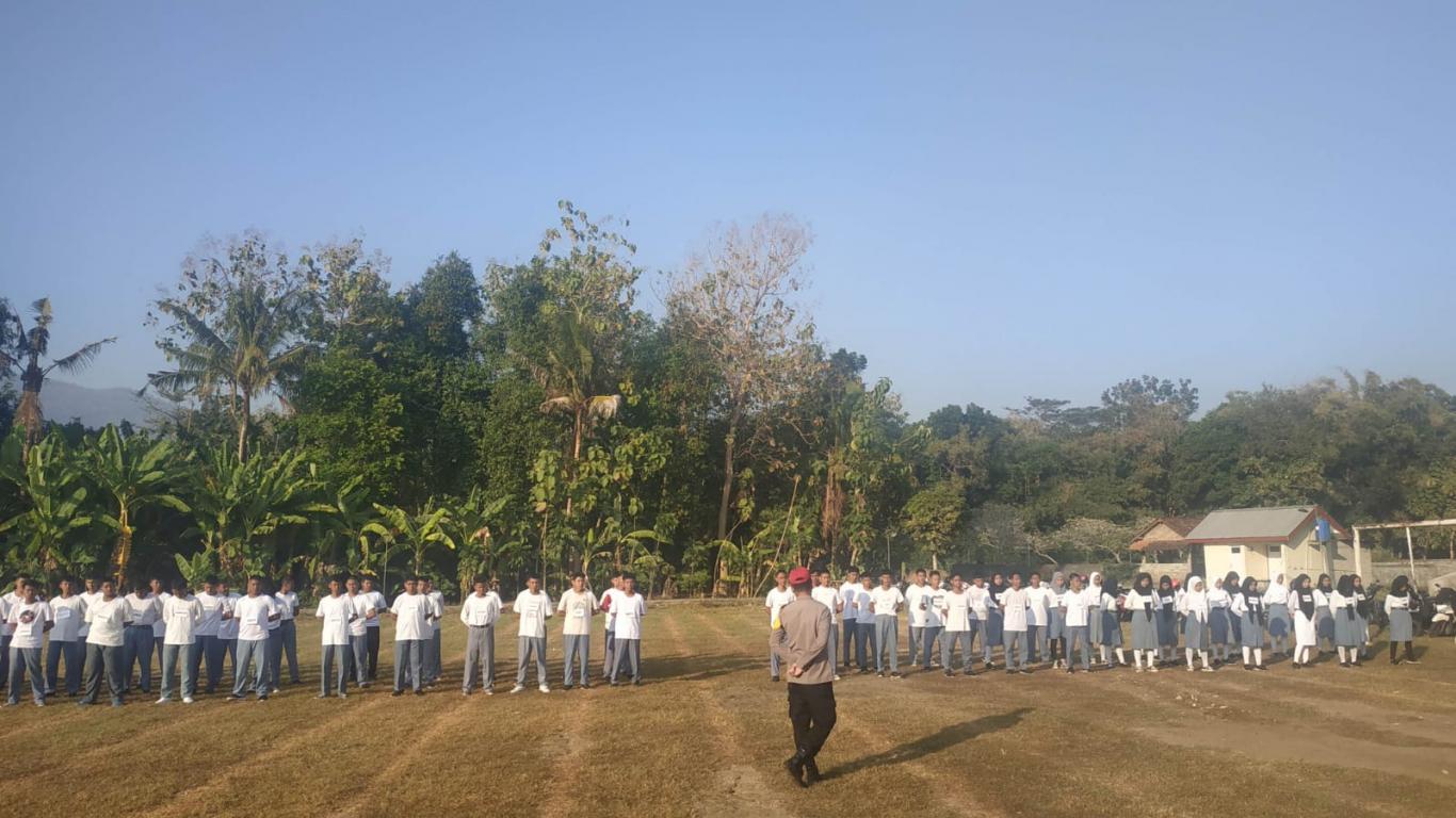 Latihan PASKIBRA Hari Keempat Untuk Mempersiapkan Hari Kemerdekaan Indonesia Ke-79 Tahun