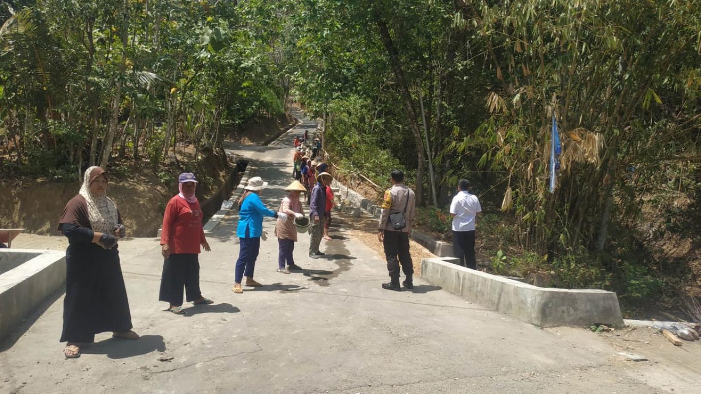 Monitoring Cor Blok Jalan di Padukuhan Ngreco