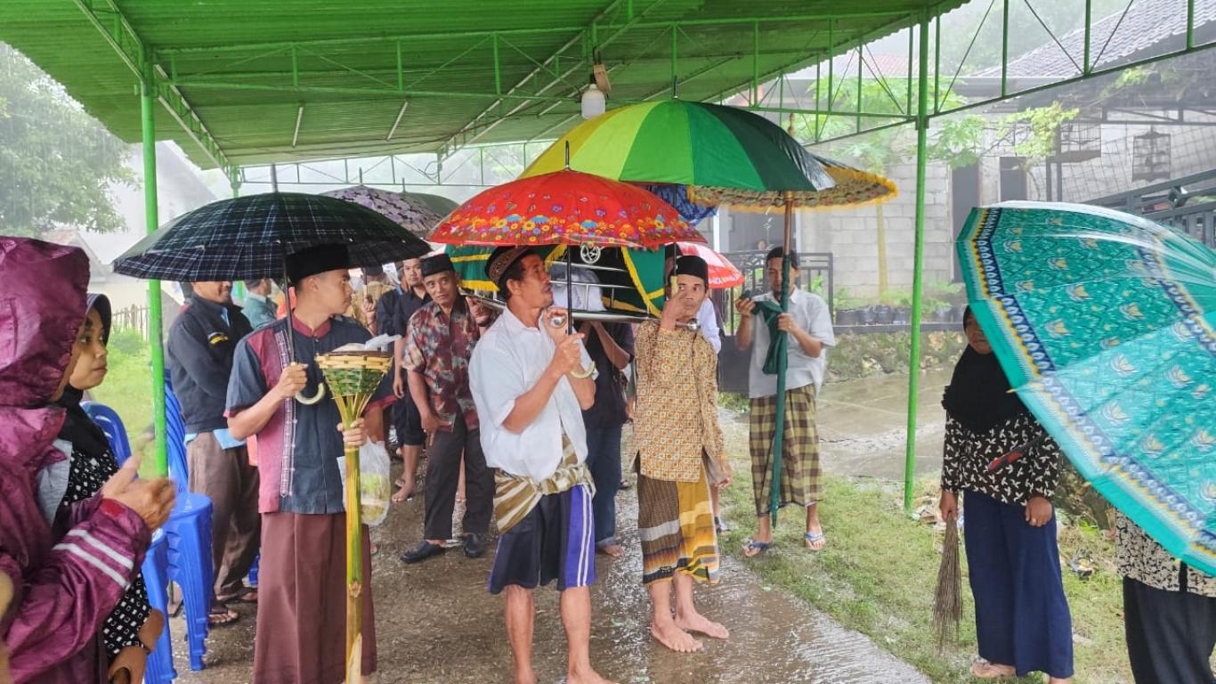Berita lelayu Nyai Tujimah warga Padukuhan Geger