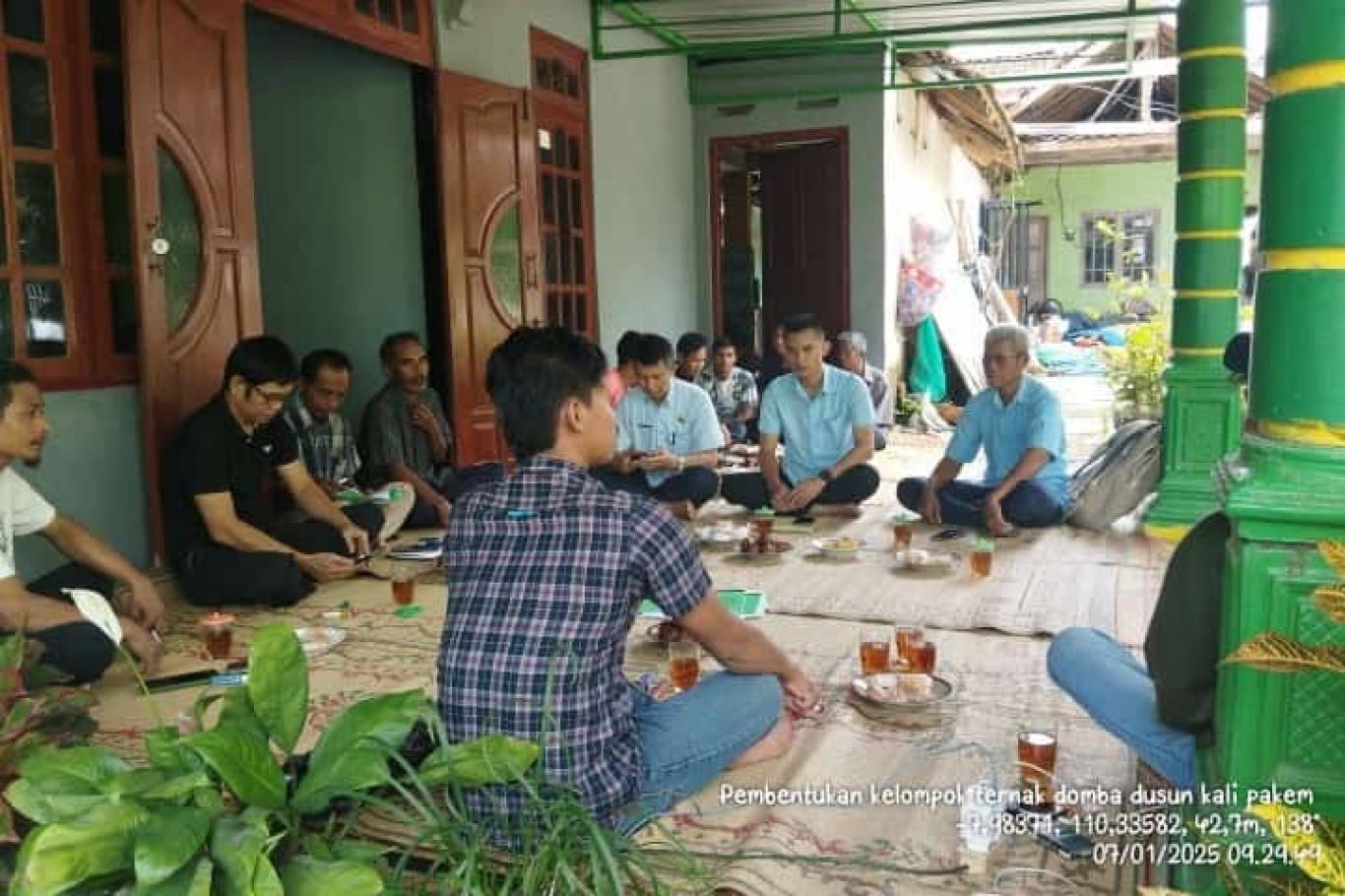 Pembentukan Kelompok Ternak Kambing di Padukuhan Kalipakem